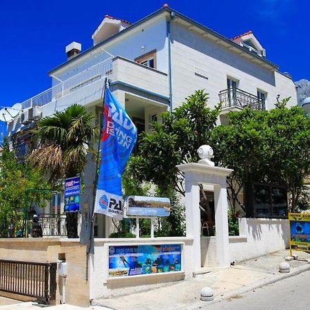 Apartments By The Sea Makarska - 15200 Buitenkant foto