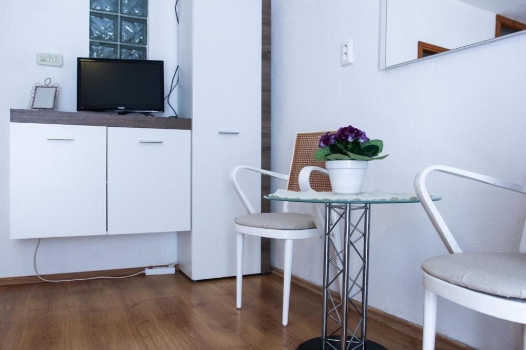 Apartments By The Sea Makarska - 15200 Buitenkant foto